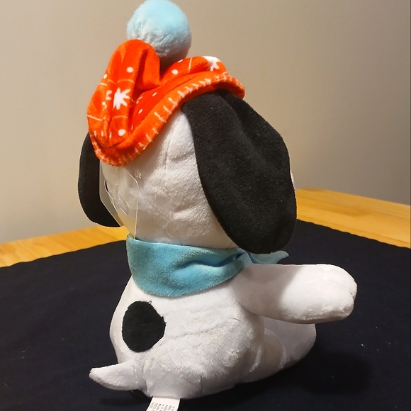 Snoopy Peanuts Plush Hallmark Christmas Stuffie Charlie Brown Gift - Picture 3 of 6